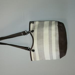 Thirty One straw purse